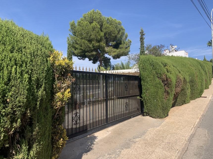 Resale - Villa - Villamartín