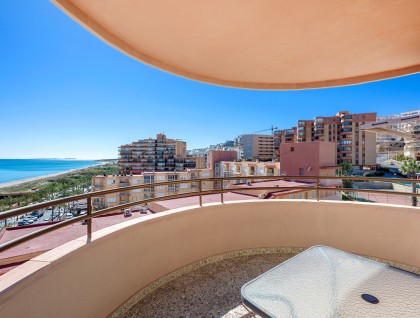 Segunda mano - Apartamento - Arenales del Sol - Segunda linea playa