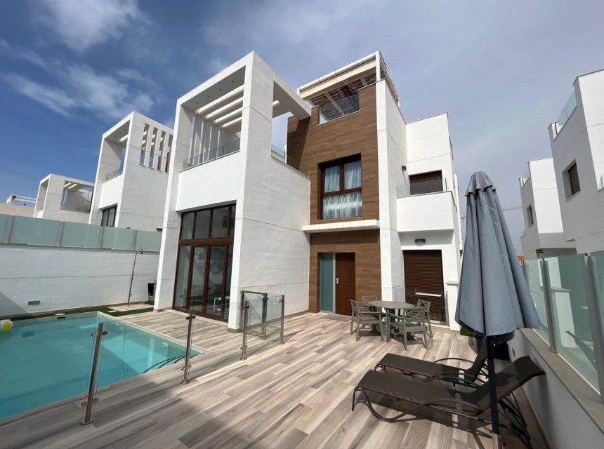 Segunda mano - Chalet - Torrevieja - Los Altos