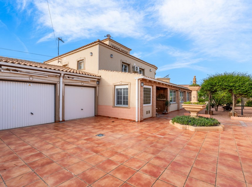 Segunda mano - Chalet - Torrevieja