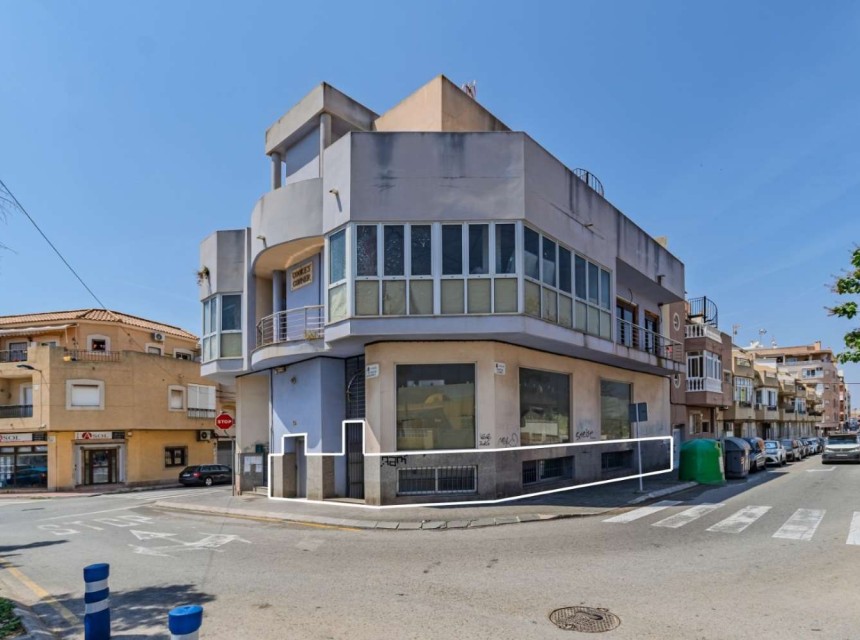 Segunda mano - Local comercial - Torrevieja - Antonio Machado