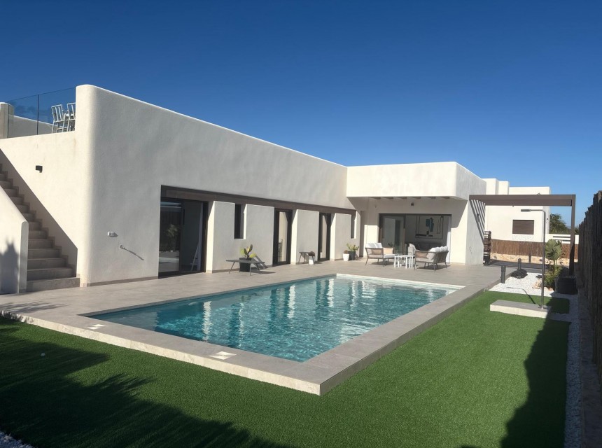 Segunda mano - Villa - Algorfa