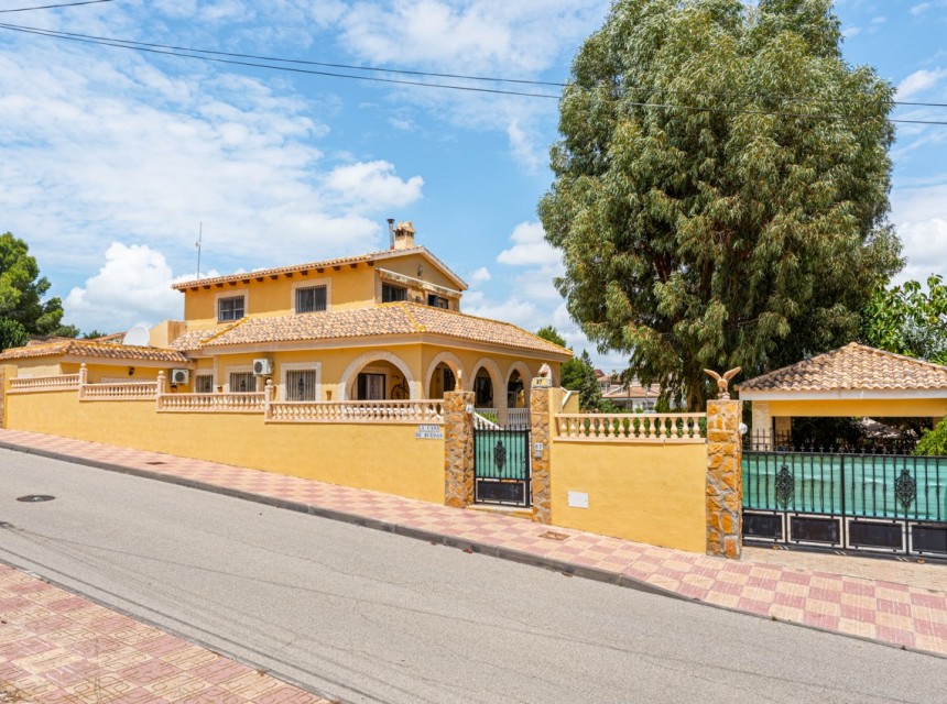 Segunda mano - Villa - Jacarilla