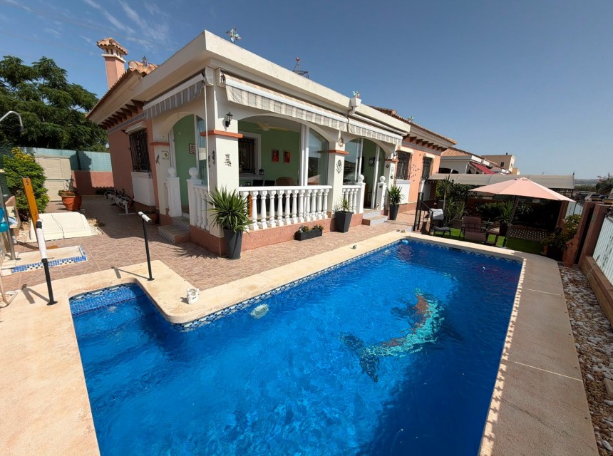 Segunda mano - Villa - Los Montesinos - La Herrada