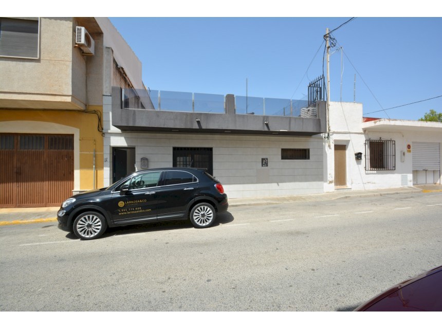 Segunda mano - Villa - Los Montesinos