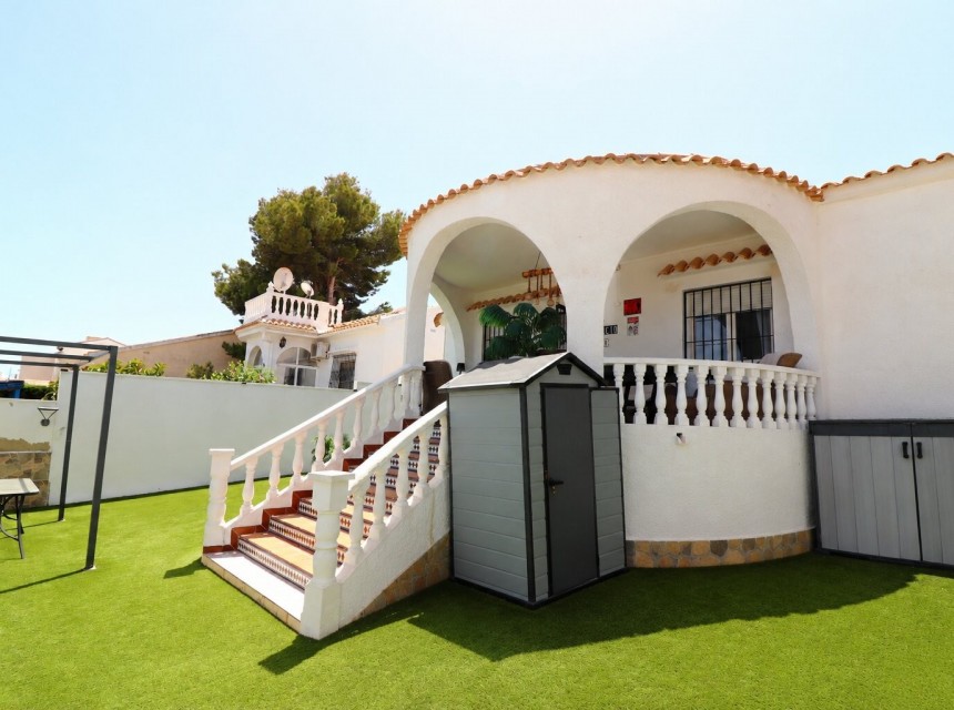 Segunda mano - Villa - Orihuela Costa - Villamartín
