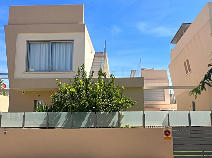 Segunda mano - Villa - Pilar de La Horadada - Pueblo Latino