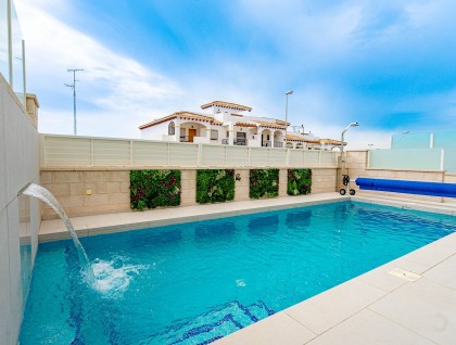 Segunda mano - Villa - Punta Prima