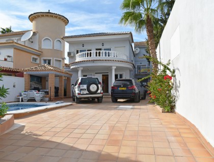 Segunda mano - Villa - Torremendo