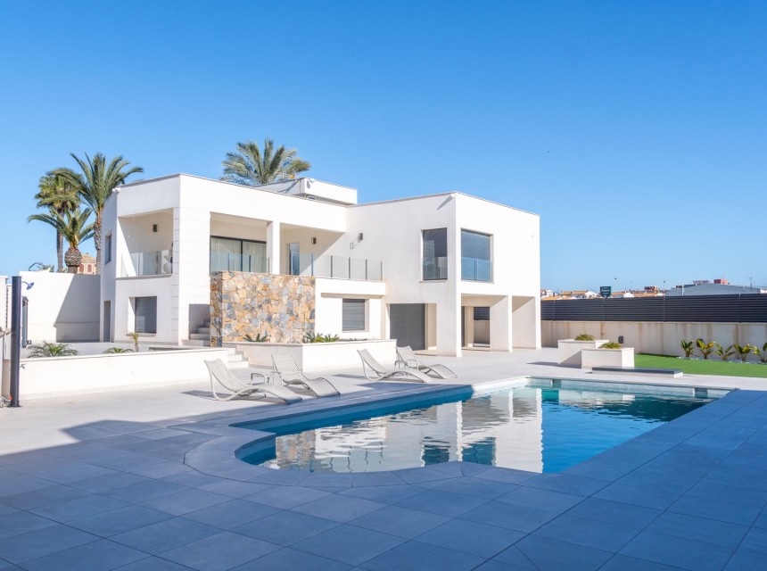 Segunda mano - Villa - Torrevieja - Costa Blanca South