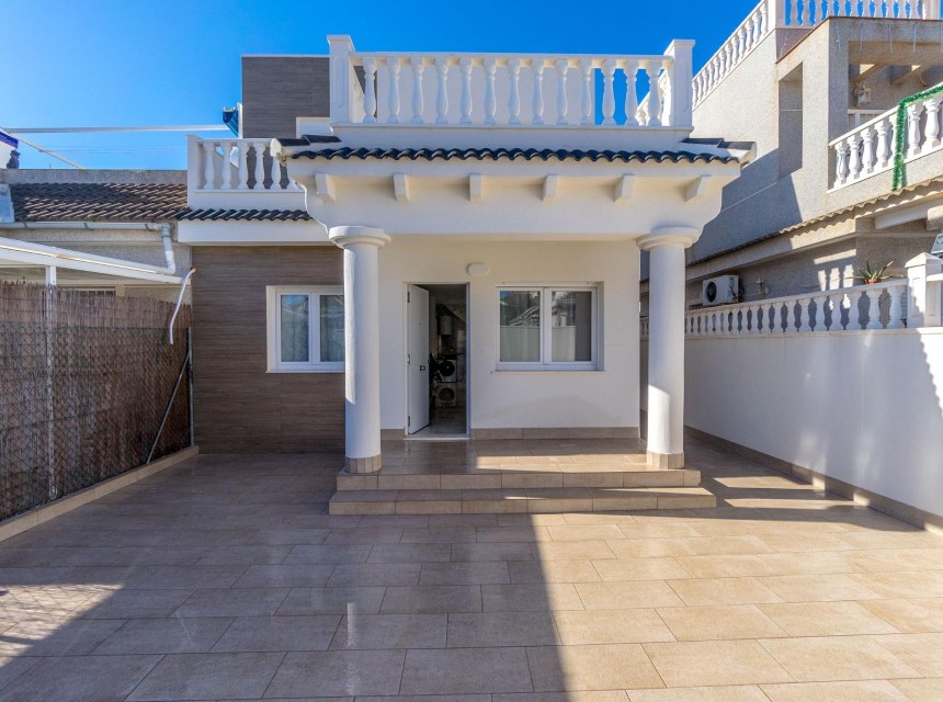 Segunda mano - Villa - Torrevieja - El Chaparral