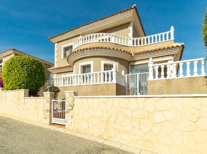 Segunda mano - Villa - Torrevieja - Los Altos