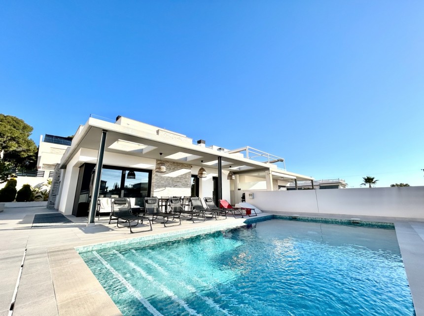 Segunda mano - Villa - Torrevieja - Los Balcones