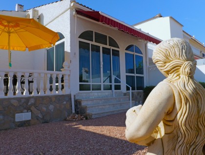 Segunda mano - Villa - Torrevieja - Urbanización San Luis