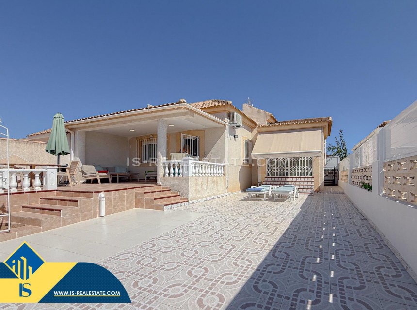 Segunda mano - Villa - Torrevieja - Zona los Frutales