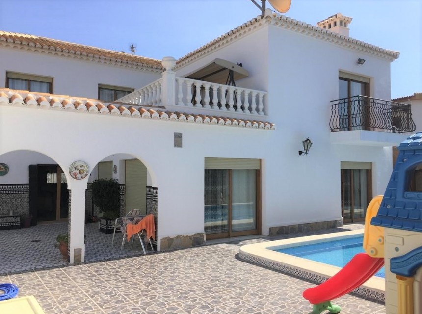 Segunda mano - Villa - Torrevieja