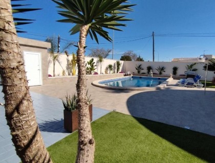 Segunda mano - Villa - Torrevieja