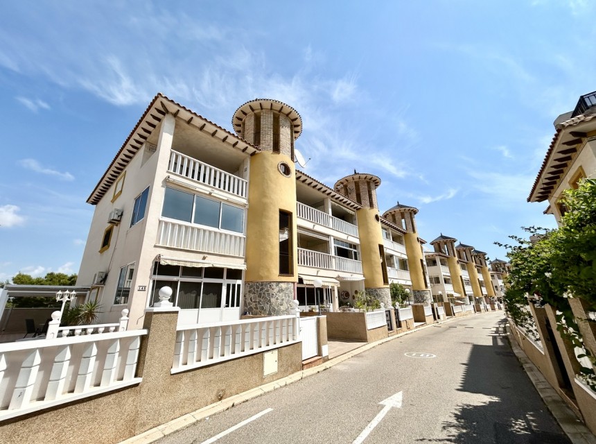 Sprzedaż - Apartament - Orihuela costa - La Zenia