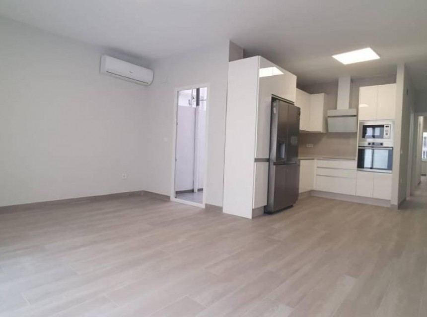 Sprzedaż - Apartament - Torrevieja - Centro