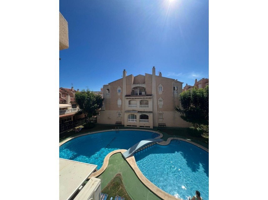 Sprzedaż - Apartament - Torrevieja - Estacion de autobuses