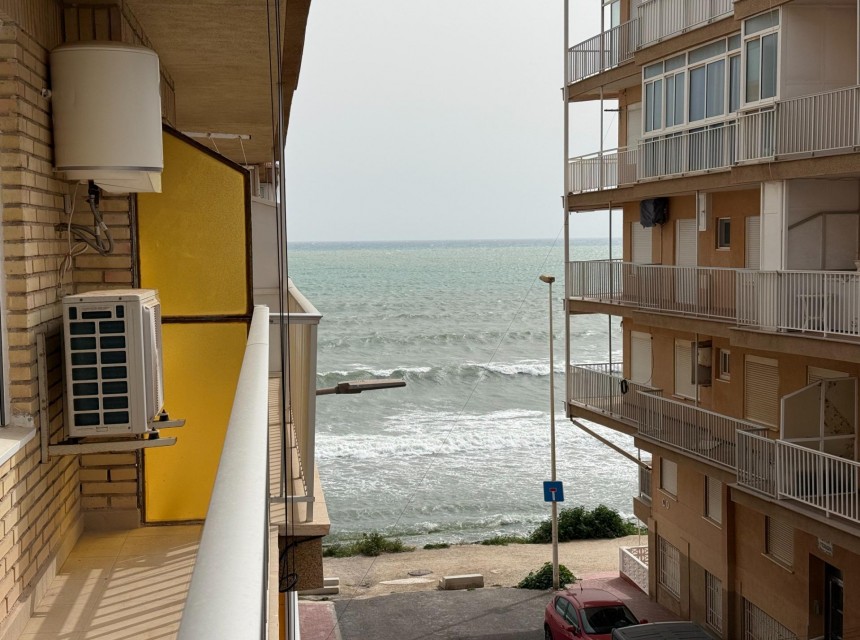 Sprzedaż - Apartament - Torrevieja - Playa de los Naufragos