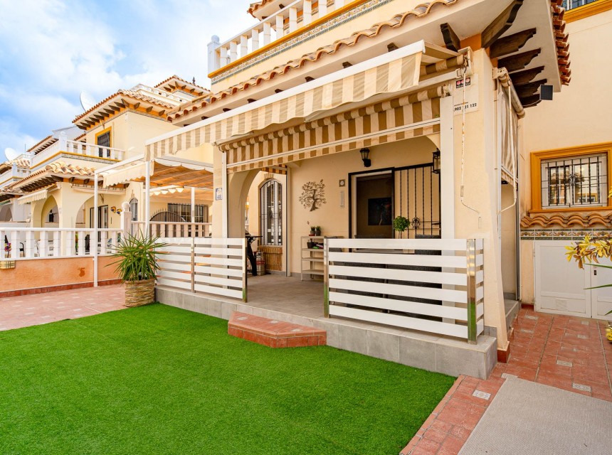 Sprzedaż - Dom Quatro - Orihuela costa - Lomas De Cabo Roig