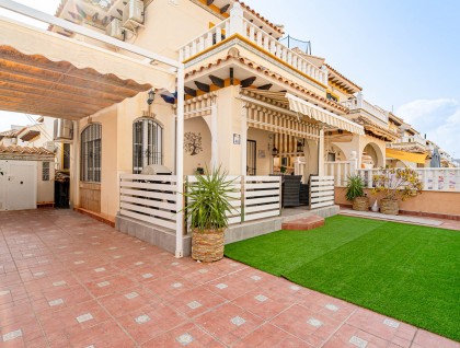 Sprzedaż - Dom Quatro - Orihuela costa - Lomas De Cabo Roig