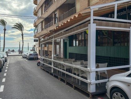 Sprzedaż - Lokal biznesowy - Torrevieja - Playa del Cura