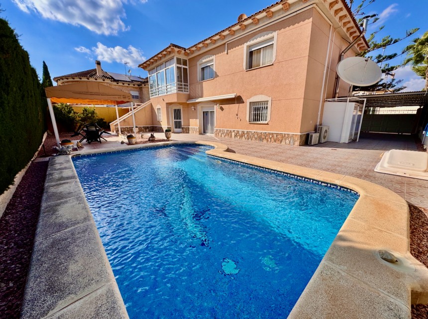 Sprzedaż - Willa - Benferri