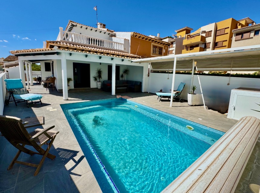 Sprzedaż - Willa - Punta Prima