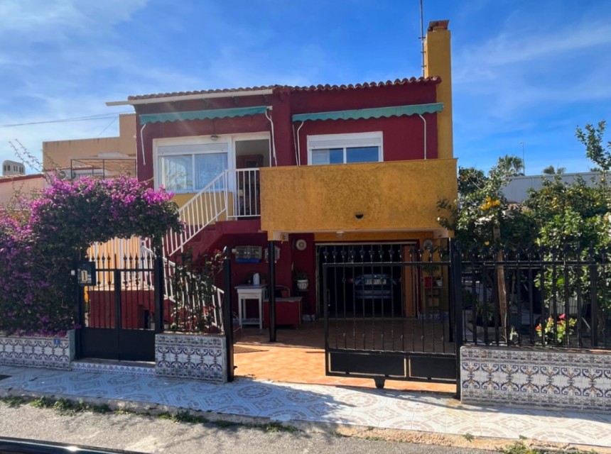 Sprzedaż - Willa - Punta Prima