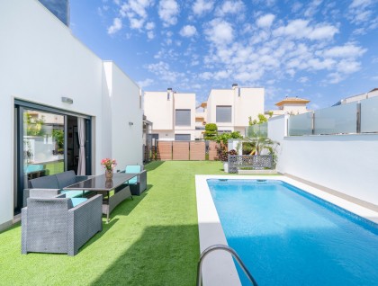 Sprzedaż - Willa - Torrevieja