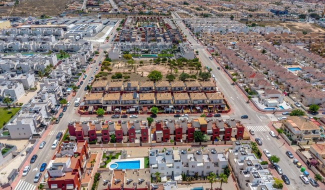 Townhouse - Resale - Torrevieja - CI-9042