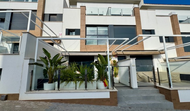 Vertikaldelt - Brukt - Guardamar - Guardamar Hill Resort