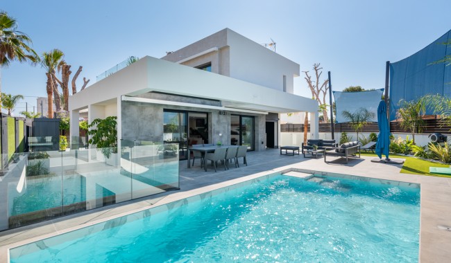 Villa - Begagnad - Alicante - LE-7650
