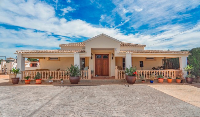 Villa - Begagnad - Almoradi - Heredades