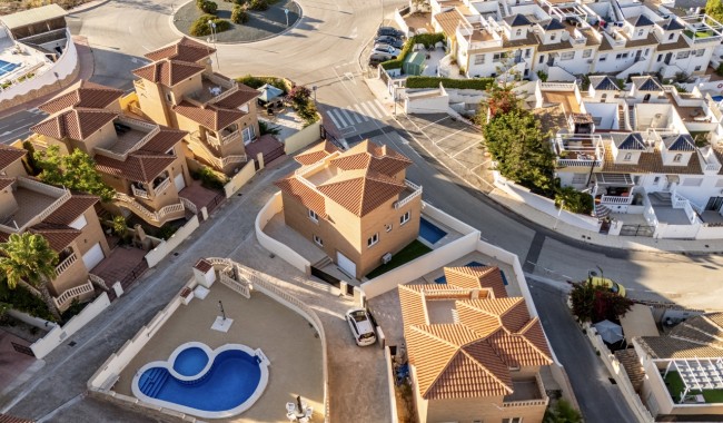 Villa - Begagnad - Ciudad Quesada/Rojales - AH-1178