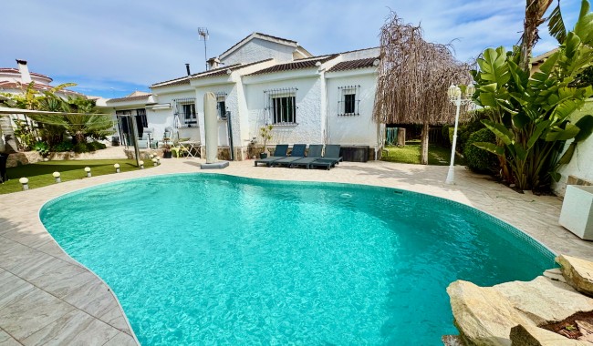 Villa - Begagnad - Ciudad Quesada/Rojales - MR-4423