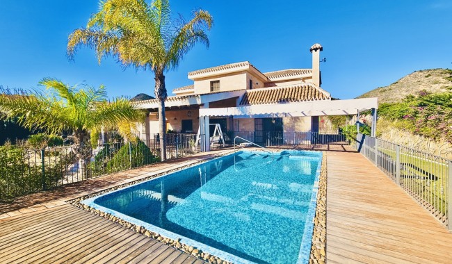 Villa - Begagnad - La Manga del Mar Menor - AH-6148