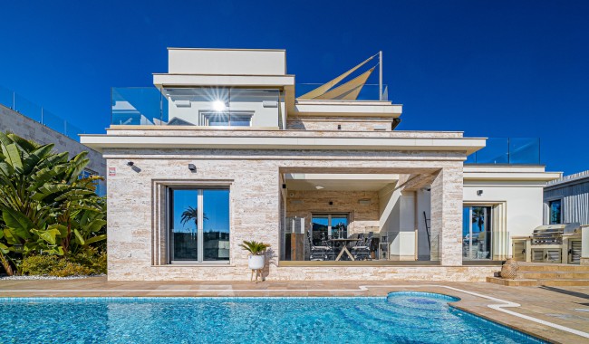 Villa - Begagnad - La Zenia - INM-1420