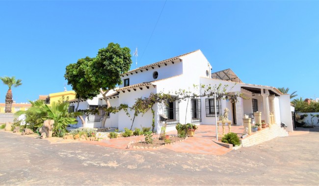 Villa - Begagnad - Orihuela Costa - VR-2659