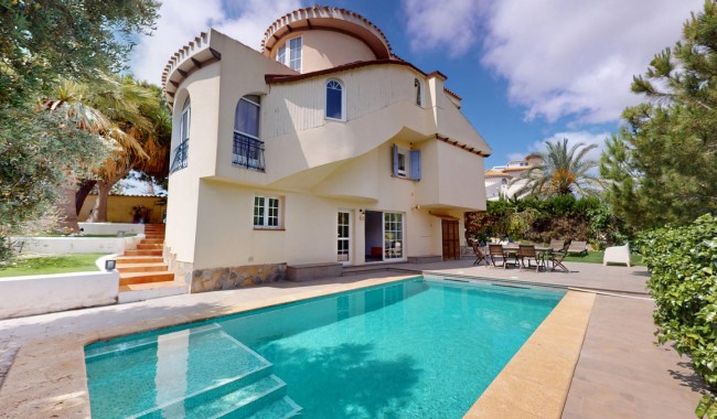 Villa - Begagnad - Orihuela - La Zenia