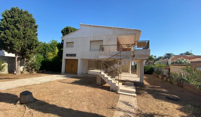 Villa - Begagnad - Orihuela - La Zenia