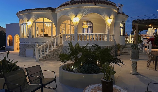 Villa - Begagnad - Torrevieja - Centro