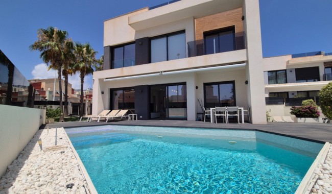 Villa - Begagnad - Torrevieja - Costa Blanca Sur