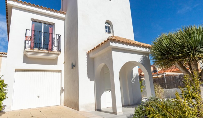 Villa - Begagnad - Torrevieja - LH-5663
