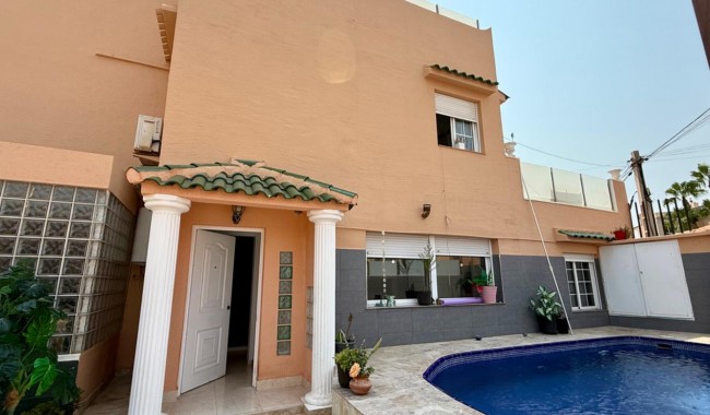 Villa - Begagnad - Torrevieja - Los Frutales