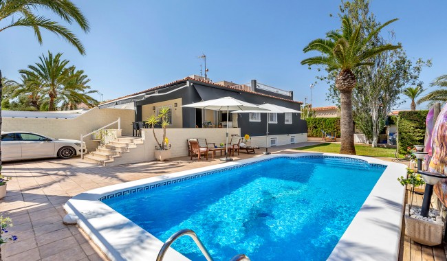 Villa - Begagnad - Torrevieja - Rocio del Mar