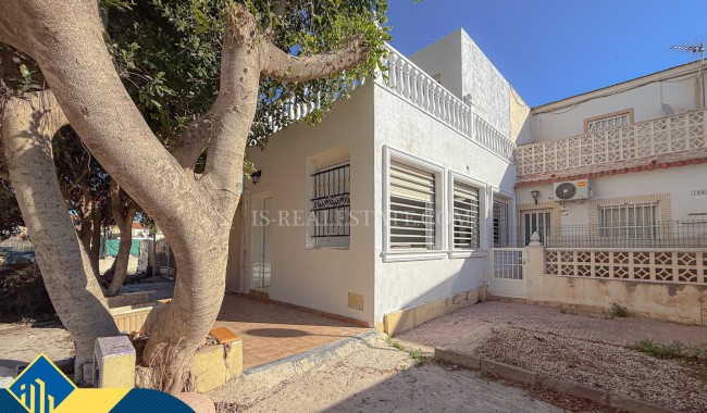 Villa - Begagnad - Torrevieja - Torretas