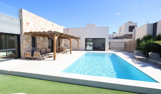Villa - Brukt - Algorfa - Comunidad Valenciana